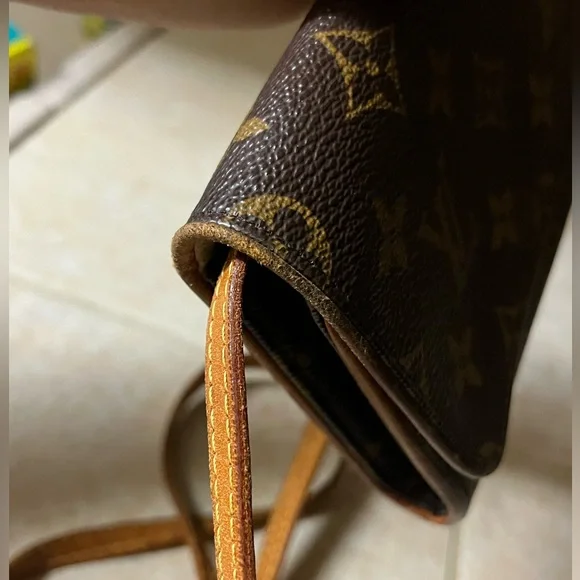 Louis Vuitton Twin Pochette GM Monogram Crossbody Bag - Picture 4 of 13